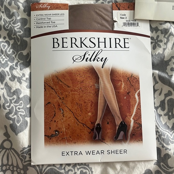 BERKSHIRE PANTYHOSE NWT - Picture 1 of 3